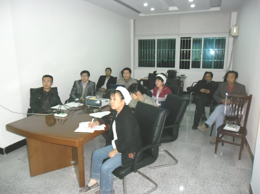 管理干部召開周例會、日例會