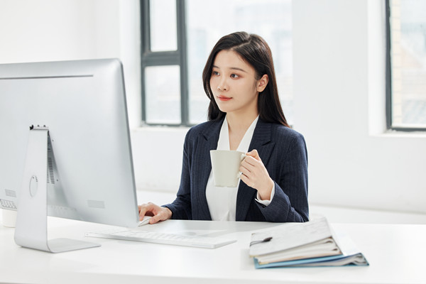 高管薪酬激勵(lì)：吸引和留住人才，推動(dòng)企業(yè)持續(xù)發(fā)展