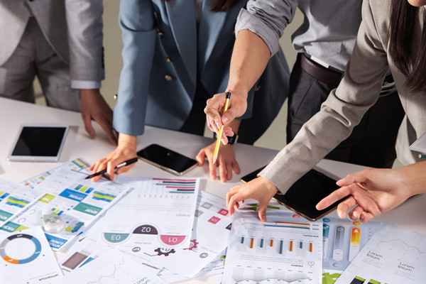 集團(tuán)管控中的決策權(quán)分配：原則、方法與優(yōu)化策略