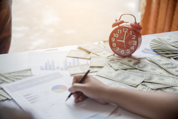 薪酬策略：驅(qū)動(dòng)員工潛能釋放，提升企業(yè)核心競(jìng)爭(zhēng)力