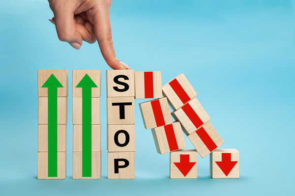 智能決策：利用數(shù)據(jù)驅(qū)動(dòng)策略，提升企業(yè)管理效能