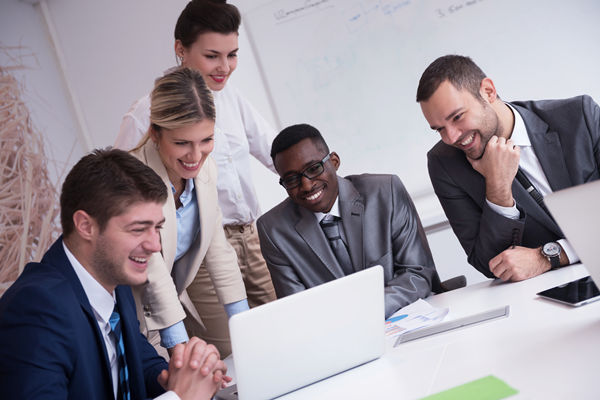 多元化團隊績效管理：適應(yīng)多元化環(huán)境，促進團隊和諧