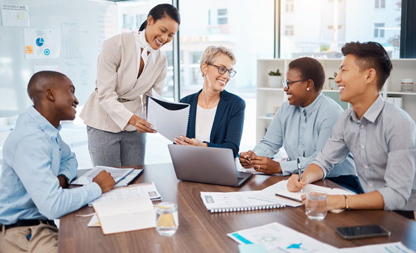 多元化與包容性：構(gòu)建多元人才隊伍，推動組織創(chuàng)新