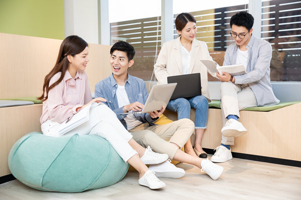 員工培訓(xùn)與發(fā)展：提升技能，實現(xiàn)卓越績效