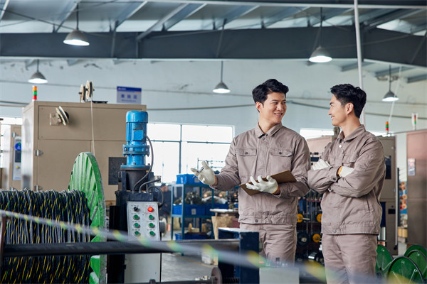 制造業(yè)管理新策略，引領(lǐng)企業(yè)高效運(yùn)營，提升競爭力