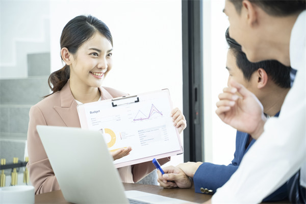 績效評估與反饋：客觀評估，持續(xù)改進(jìn)