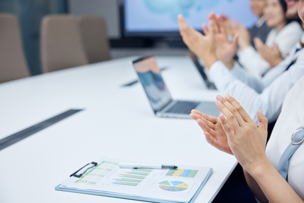 薪酬溝通培訓(xùn)：加強(qiáng)溝通培訓(xùn)，提高員工認(rèn)識