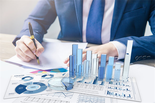 制定精準(zhǔn)經(jīng)營計(jì)劃，引領(lǐng)企業(yè)穩(wěn)健發(fā)展，實(shí)現(xiàn)長遠(yuǎn)目標(biāo)