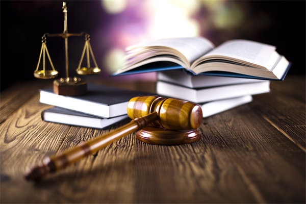 結(jié)合實(shí)際，談?wù)勂髽I(yè)在戰(zhàn)略薪酬設(shè)計(jì)時(shí)要注意哪些問題？