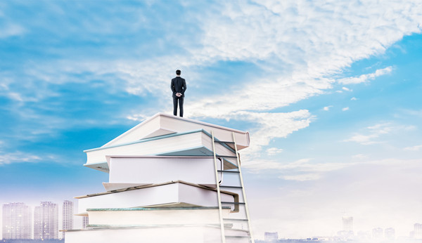 年度經(jīng)營計(jì)劃中如何平衡短期收益與長(zhǎng)期戰(zhàn)略投資？