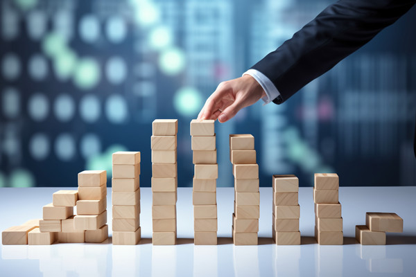 如何構(gòu)建有效的集團(tuán)風(fēng)險(xiǎn)管理框架，應(yīng)對(duì)不確定性？