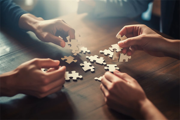 跨國集團(tuán)如何平衡本地化與全球化管控？