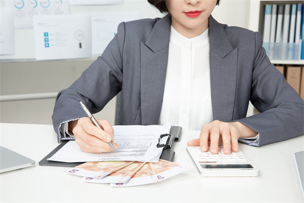 薪酬透明度：公開薪資信息對(duì)企業(yè)和員工有何利弊？