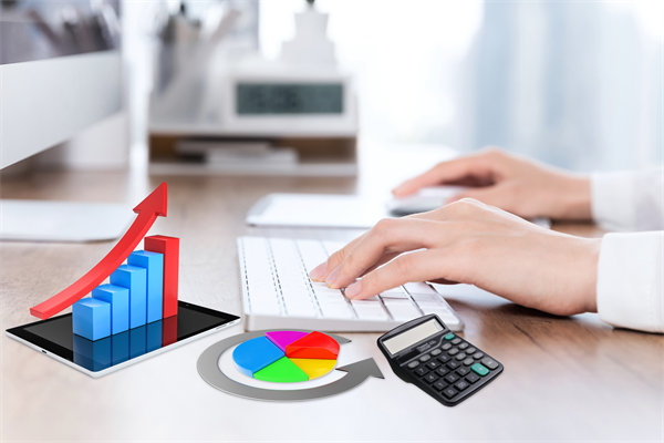 行業(yè)變革下，薪酬調(diào)整策略如何緊跟市場(chǎng)步伐？