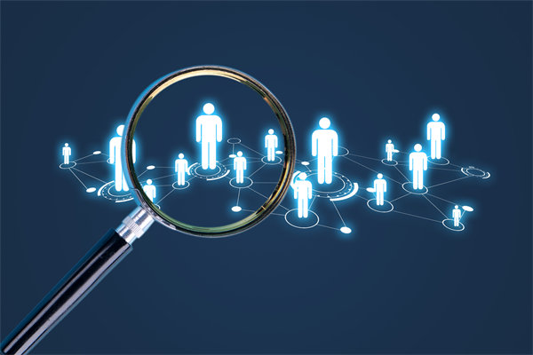 如何平衡長期戰(zhàn)略規(guī)劃與短期預(yù)算目標(biāo)的矛盾與沖突？