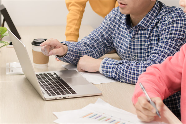 年度經營計劃執(zhí)行過程中，如何監(jiān)控進度與效果？