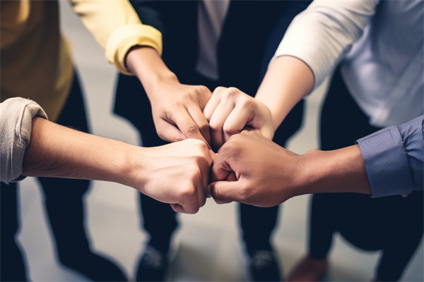 如何構(gòu)建積極工作環(huán)境：促進(jìn)員工滿意度與認(rèn)同感？