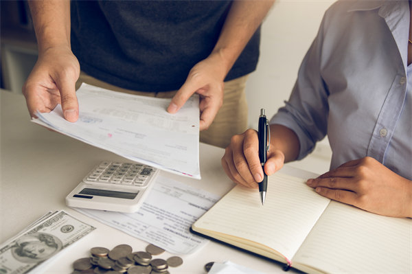 績(jī)效不佳員工的薪酬調(diào)整策略：如何既公平又有效？