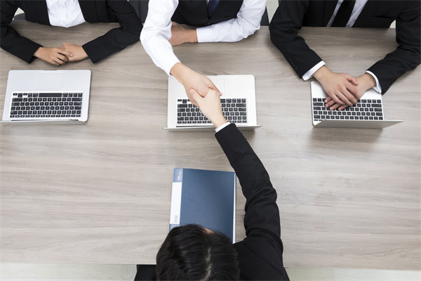 如何有效招聘并留住頂尖人才，提升團(tuán)隊(duì)競(jìng)爭(zhēng)力？