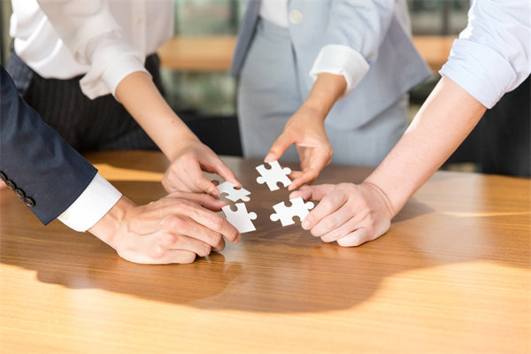 如何構(gòu)建全面的預算監(jiān)控體系，及時發(fā)現(xiàn)并糾正偏差？