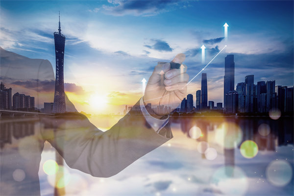 在薪酬體系設(shè)計時，應(yīng)如何考慮行業(yè)標(biāo)準(zhǔn)和市場變化？