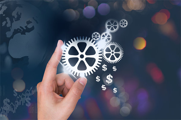 在薪酬體系設計時，應如何考慮行業(yè)標準和市場變化？