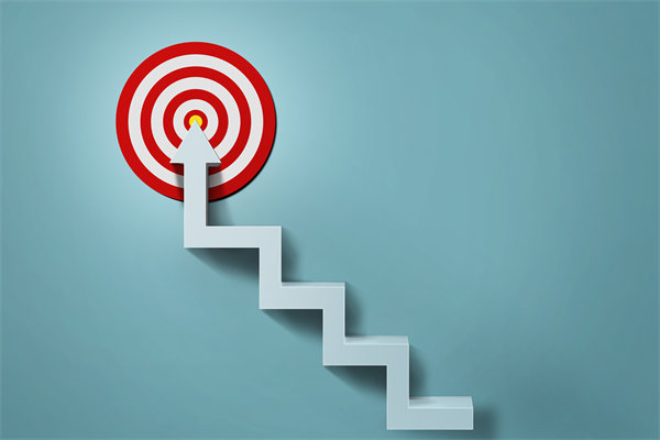 如何平衡員工個(gè)人績(jī)效與企業(yè)整體目標(biāo)，實(shí)現(xiàn)雙贏？