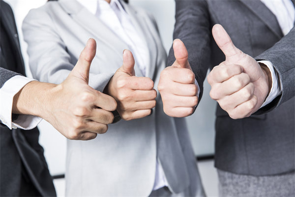 如何平衡員工個(gè)人績效與企業(yè)整體目標(biāo)，實(shí)現(xiàn)雙贏？