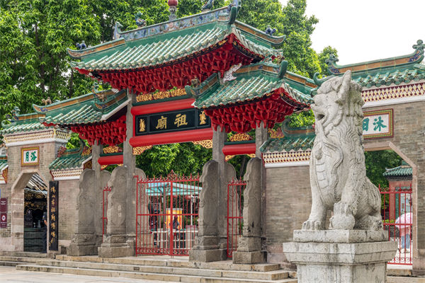 佛山戰(zhàn)略咨詢公司如何為企業(yè)定制長遠戰(zhàn)略規(guī)劃？