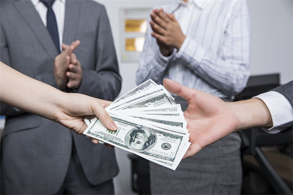 薪酬優(yōu)化時(shí)，如何評(píng)估員工貢獻(xiàn)與崗位價(jià)值？