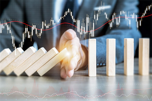 集團(tuán)管控中，如何有效實(shí)施風(fēng)險(xiǎn)管理以保障企業(yè)穩(wěn)健發(fā)展？