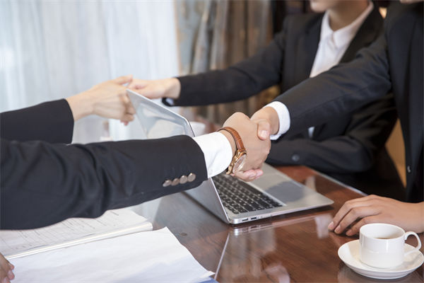 如何通過績效咨詢提升企業(yè)的整體運營效率？