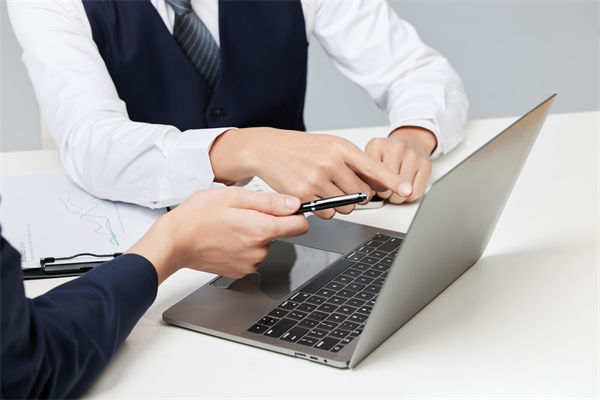 如何通過績(jī)效咨詢提升企業(yè)的整體運(yùn)營(yíng)效率？