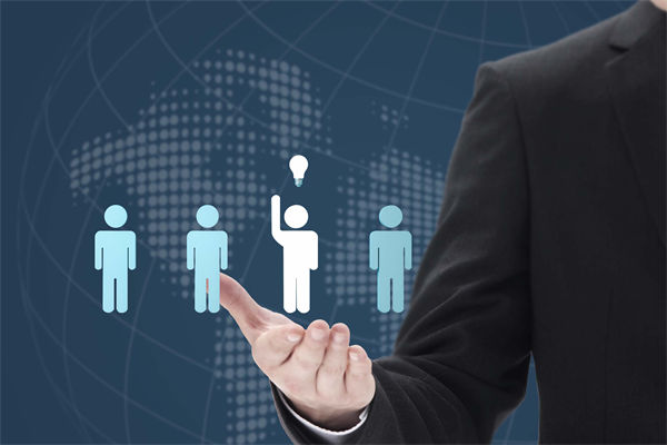 制定年度經(jīng)營計劃時，如何平衡創(chuàng)新與風(fēng)險？