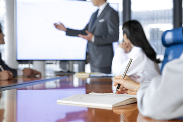 如何構(gòu)建有效的溝通機(jī)制，提升人力資源管理效能？