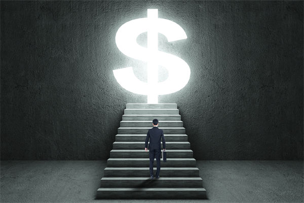 薪酬管理中，如何考慮員工個(gè)人發(fā)展，實(shí)現(xiàn)長(zhǎng)期激勵(lì)？