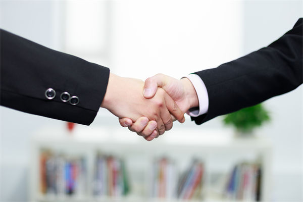 如何通過人力資源管理提升企業(yè)核心競(jìng)爭(zhēng)力？