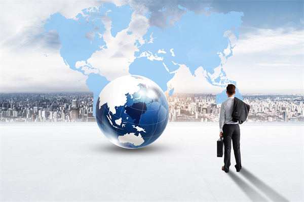 風(fēng)險管理與企業(yè)戰(zhàn)略制定：如何平衡機(jī)遇與威脅？