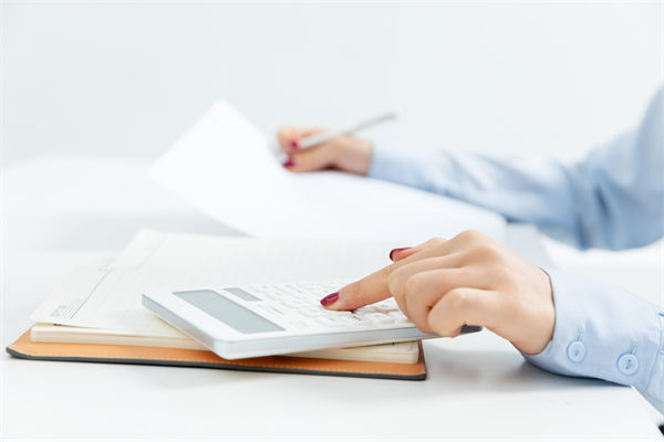 薪酬結(jié)構(gòu)如何設(shè)計(jì)才能最大化激勵(lì)員工積極性？