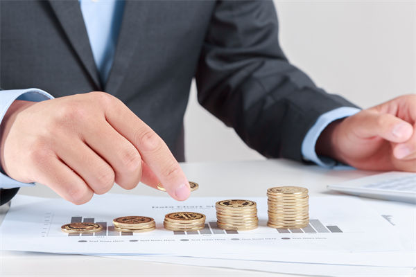 劉強東自購8萬盒巧克力贈員工，對薪酬管理的啟示