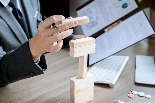 如何通過預(yù)算管理，加強(qiáng)企業(yè)的風(fēng)險預(yù)警與防范能力？