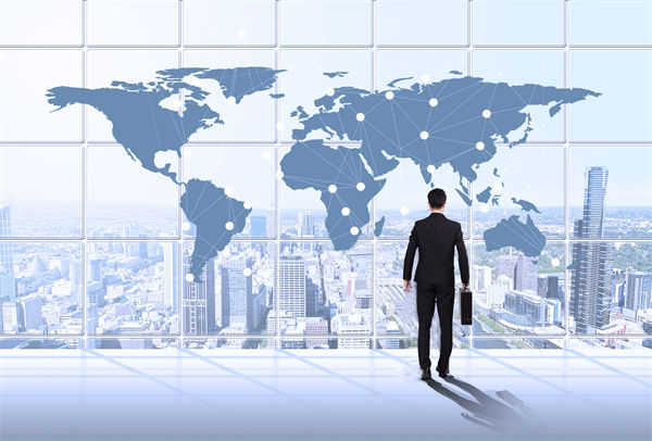 績效咨詢過程中，如何確保咨詢方案的落地實(shí)施？