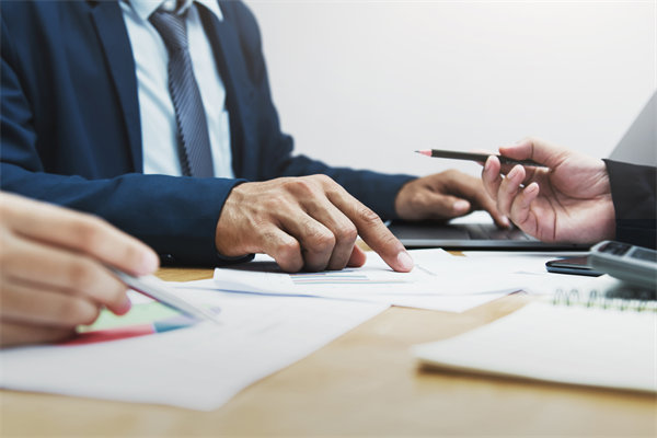 面對多元化業(yè)務(wù)，集團(tuán)如何精準(zhǔn)制定管控體系與策略？