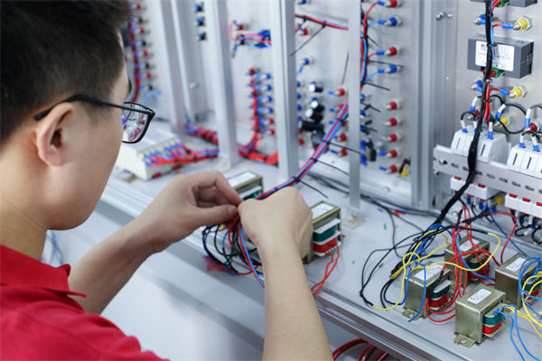 哪些行業(yè)人才火爆就業(yè)市場？人力資源管理有何啟發(fā)？