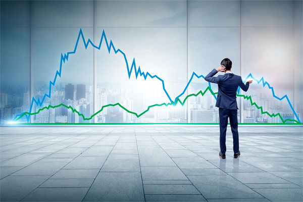 員工績(jī)效不佳，是應(yīng)該立即解雇還是給予改進(jìn)機(jī)會(huì)？