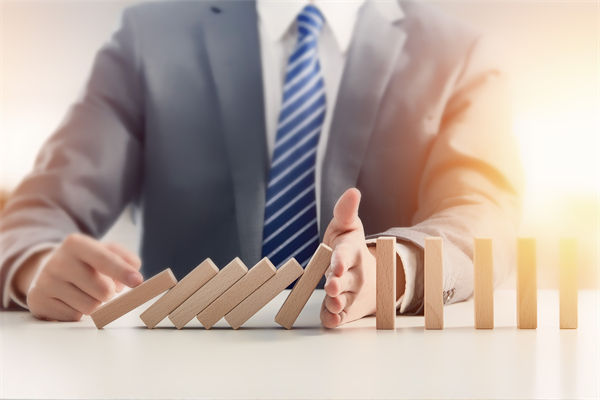 A股開盤大跌，近800股跌超9%，關聯(lián)企業(yè)如何調整戰(zhàn)略？