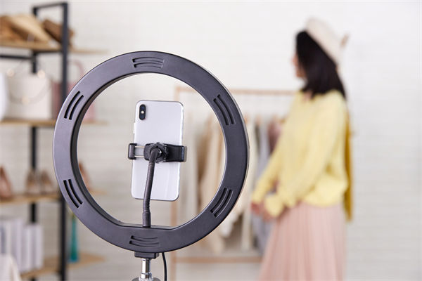 營(yíng)銷管理角度分析：直播帶貨靠的不是“演技”而是誠(chéng)信