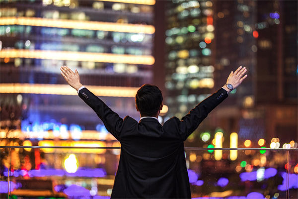 行業(yè)薪酬競爭激烈，企業(yè)怎樣優(yōu)化薪酬吸引頂尖人才？