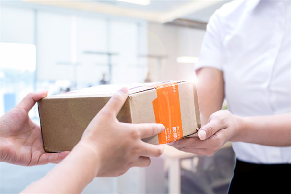 快遞員入職京東13年工資共100多萬，對其他企業(yè)有何啟示？