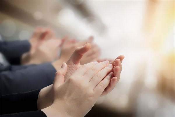 員工對(duì)文化認(rèn)同感低，怎樣打造有凝聚力的企業(yè)文化？